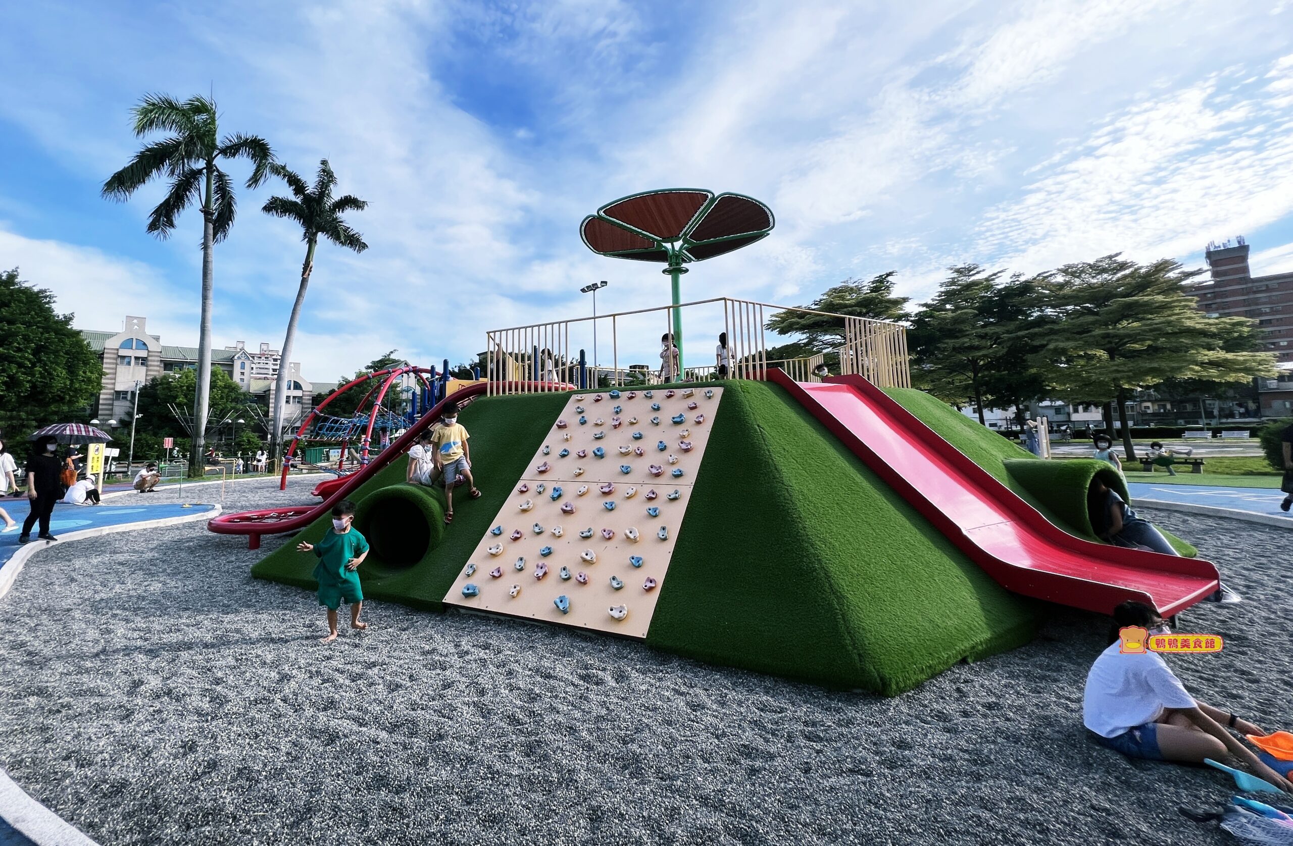 即時熱門文章：彰化市兒童公園~超無敵什麼遊具都有，各年齡水陸玩瘋