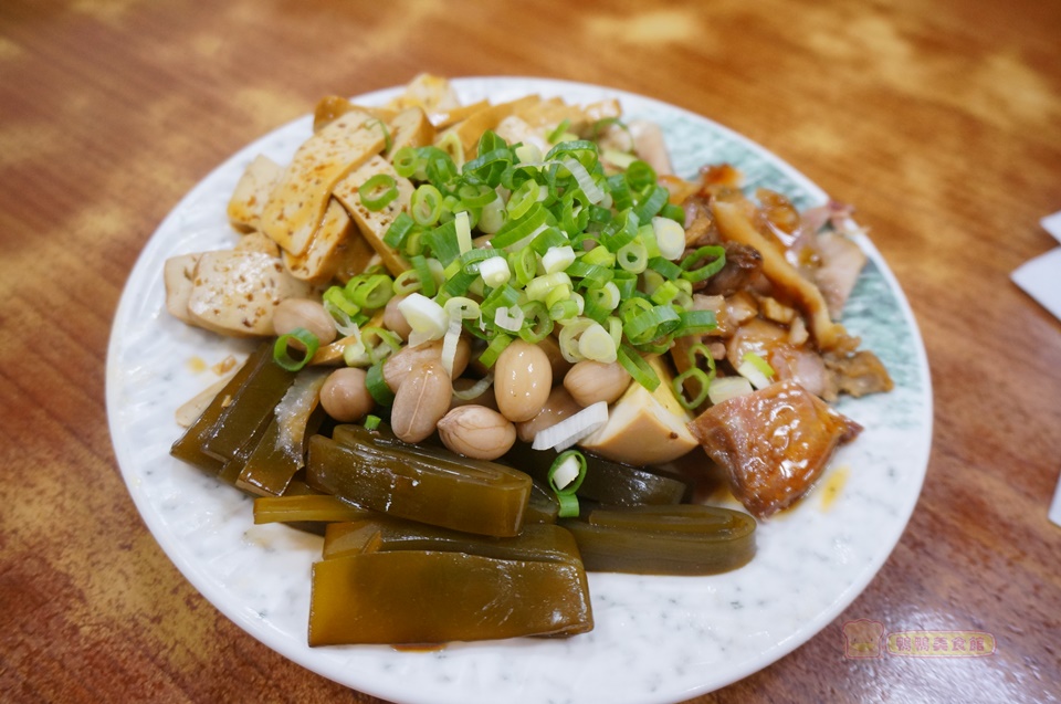 宵夜,宵夜場延伸閱讀,新埔捷運,新埔捷運美食,板橋宵夜,板橋莒光路,牛肉麵,紅燒牛肉麵,韭菜水餃