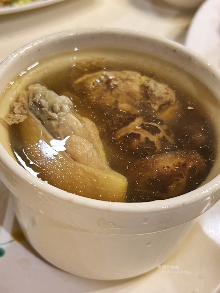 中山區美食,中山站,中山站美食,包廂,土雞,家庭聚餐,米其林必比登推薦,素食專區,老店,長輩聚餐