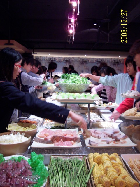 今日熱門文章：(5)台北南京。鍋爸涮涮鍋~料多肉好菜新鮮又衛生的吃到飽首選