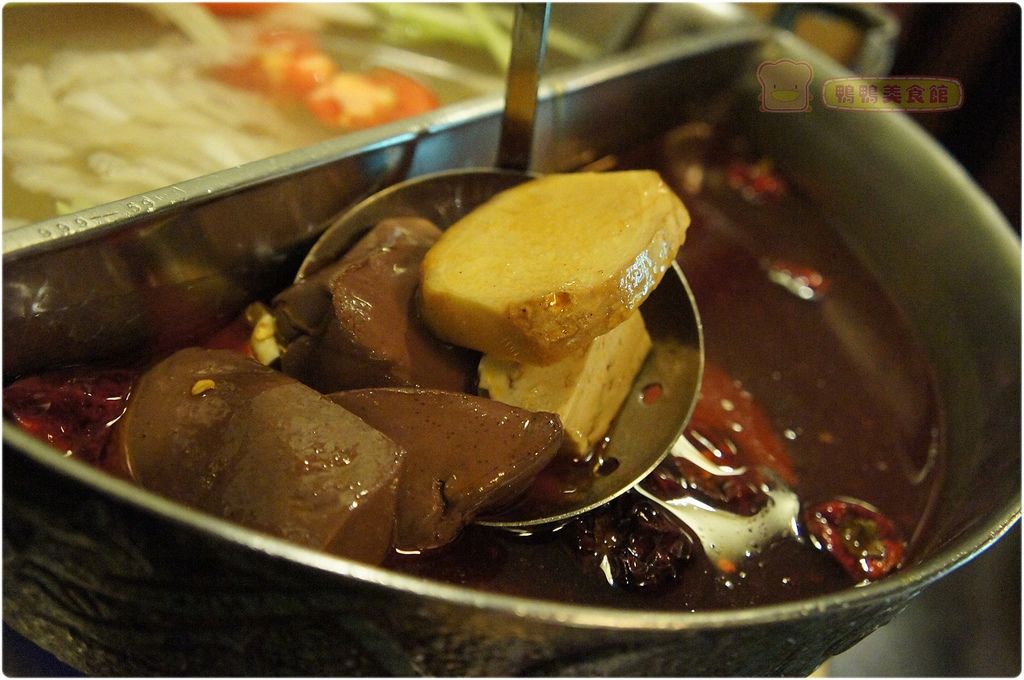 即時熱門文章：(4)台北板橋。華川宴~麻辣+酸菜白肉鍋的精緻享受
