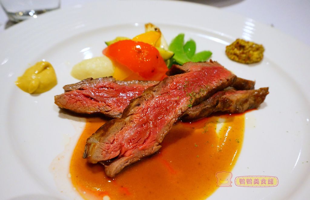 (4)台北中山區。帝國牛排~華國飯店午間套餐85折優惠非常超值!